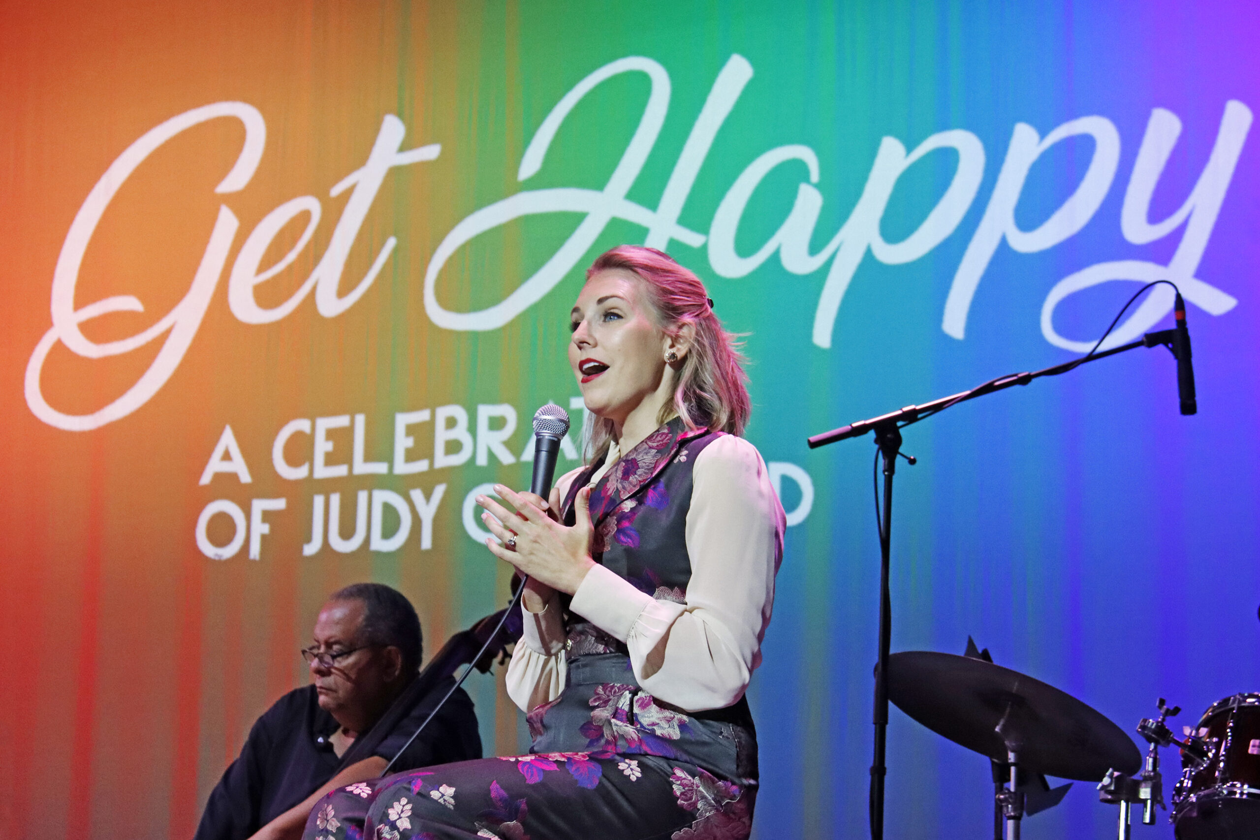 Feature: A Weekend with Two Icons: Jenna Pastuszek Brings Barbra & Judy to Miners Alley